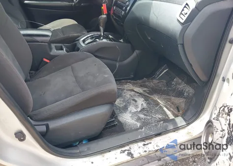 2016 Nissan Rogue S/Sl/Sv z USA, uszkodzony, nr VIN KNMAT2MV6GP689783